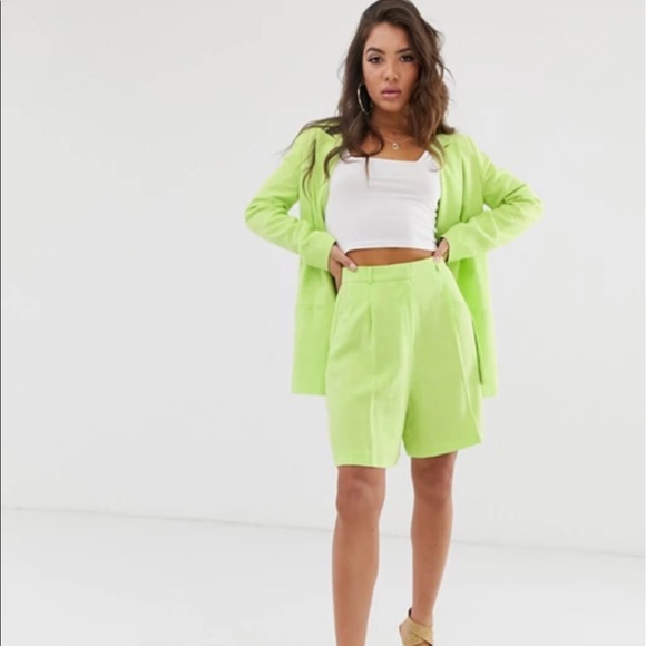 ASOS Mom Shorts in Lime Linen Suit - Picture 2 of 10